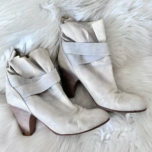 ANTHROPOLOGIE LATITUDE FEMME DISTRESSED HIGH FASHION BOOTS SZ 39